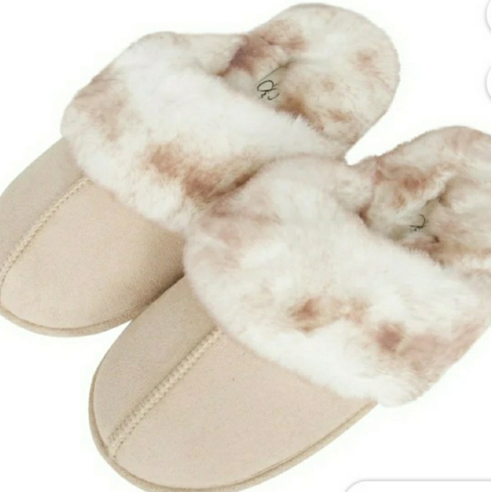 Pair of Jessica Simpson Women's Comfy Faux Fur Memory Foam Scuff Slippers. 